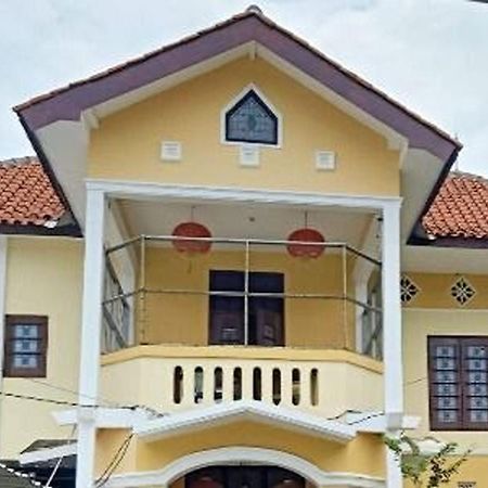 Kost 48 Surabaya Hotell Eksteriør bilde