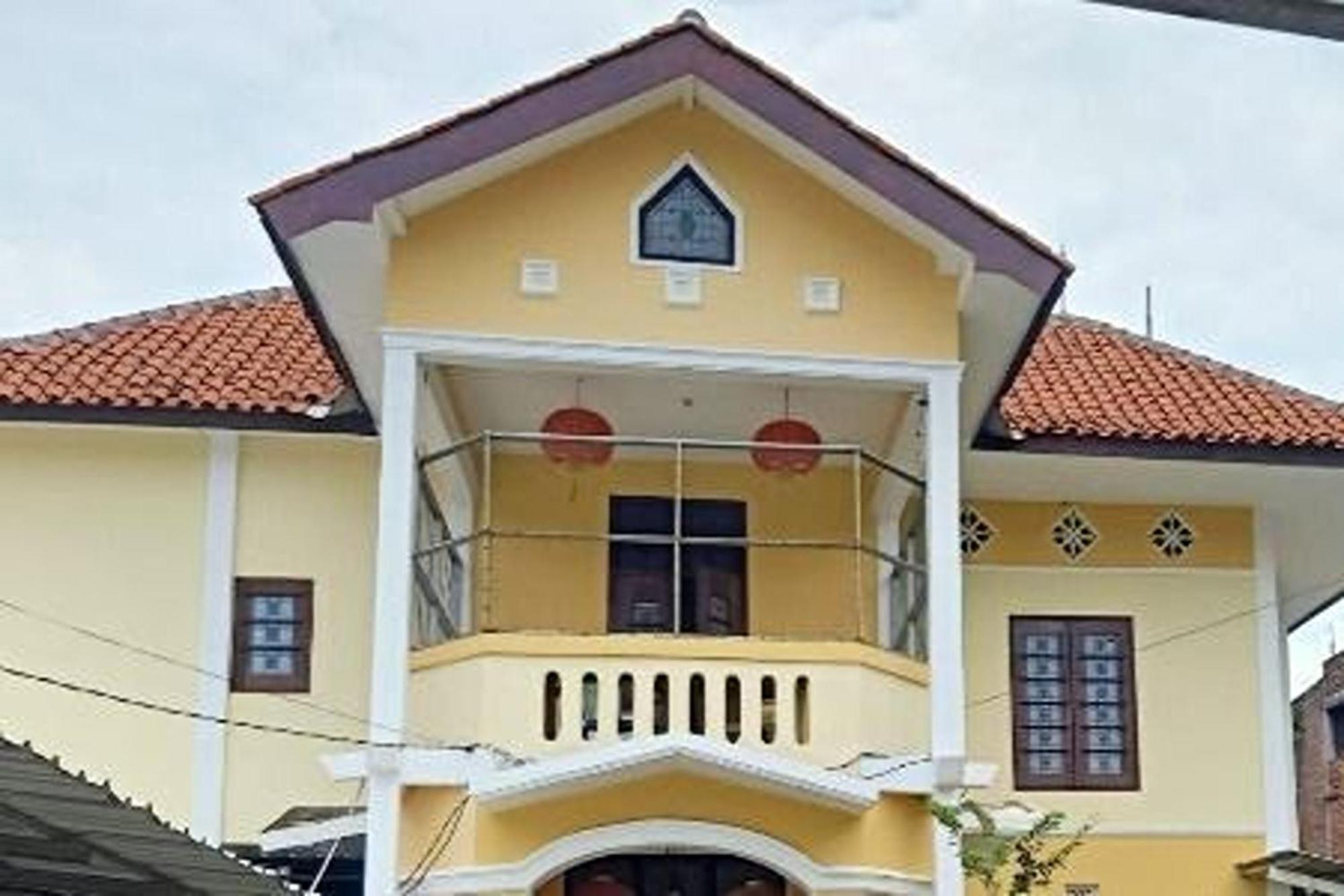 Kost 48 Surabaya Hotell Eksteriør bilde